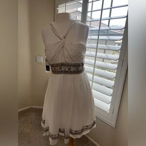 - Adrianna Papell Evening Essentials‎  twist neck cream  beaded Dress 14